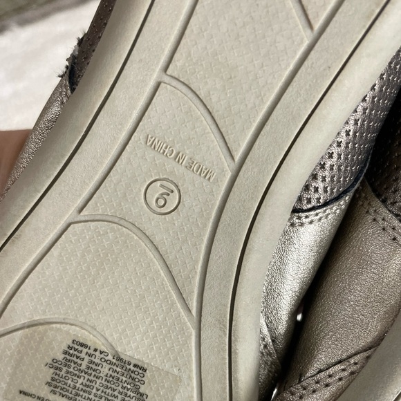 Cushion walk shoes size 9 - Picture 4 of 5